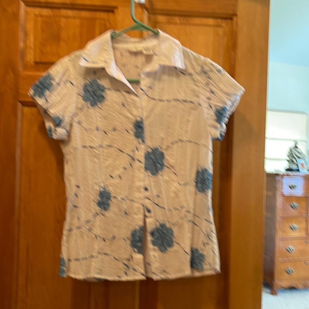 Short sleeved summer blouse